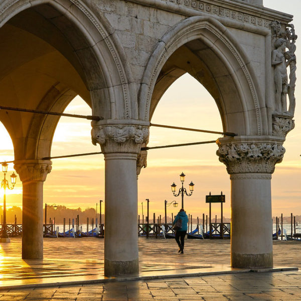 dettaglio angolare porticato Palazzo Ducale